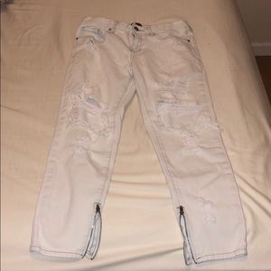 White Kendall and Kylie Pacsun Distressed Jeans
